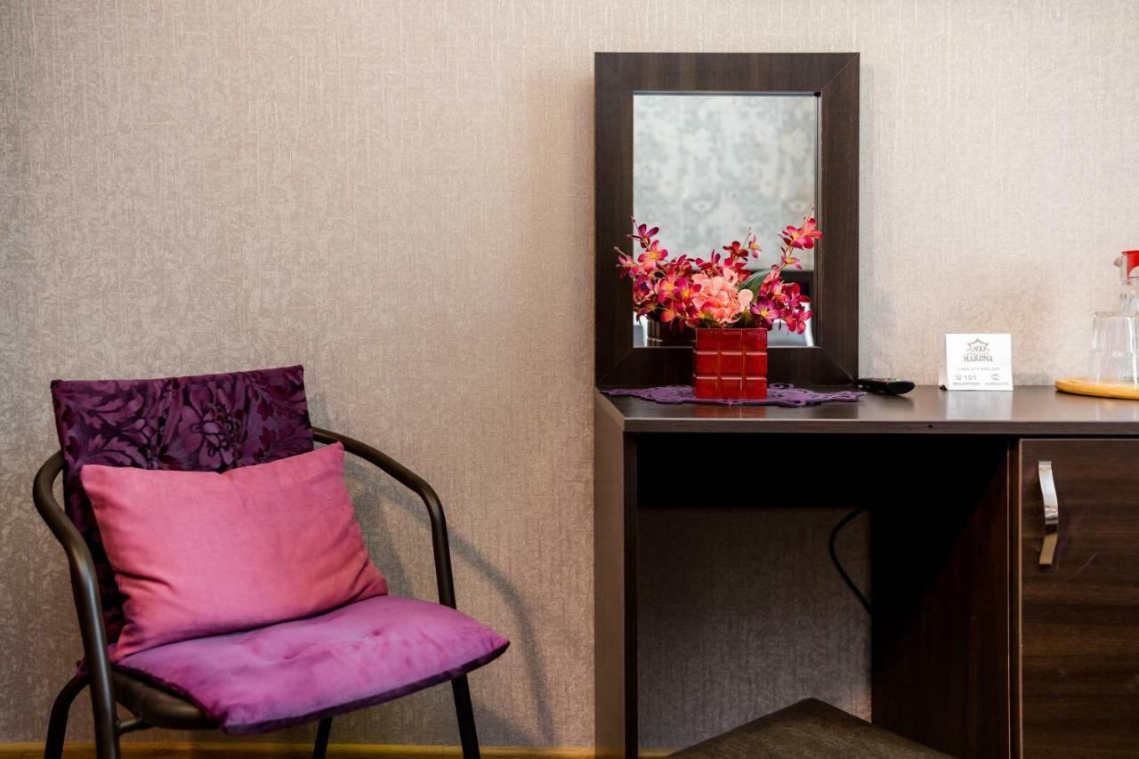 Hotel Makona Тбилиси Екстериор снимка