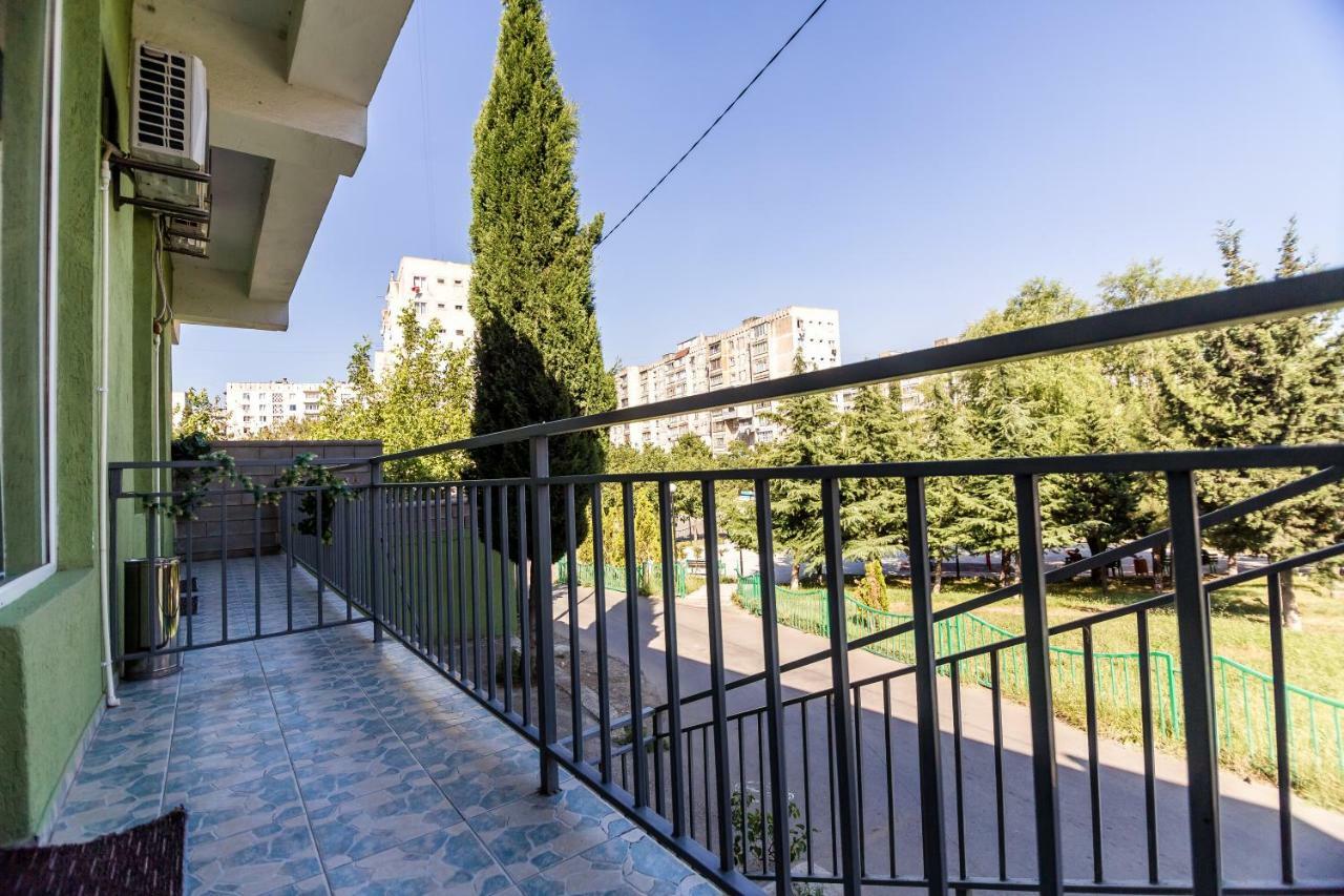 Hotel Makona Тбилиси Екстериор снимка