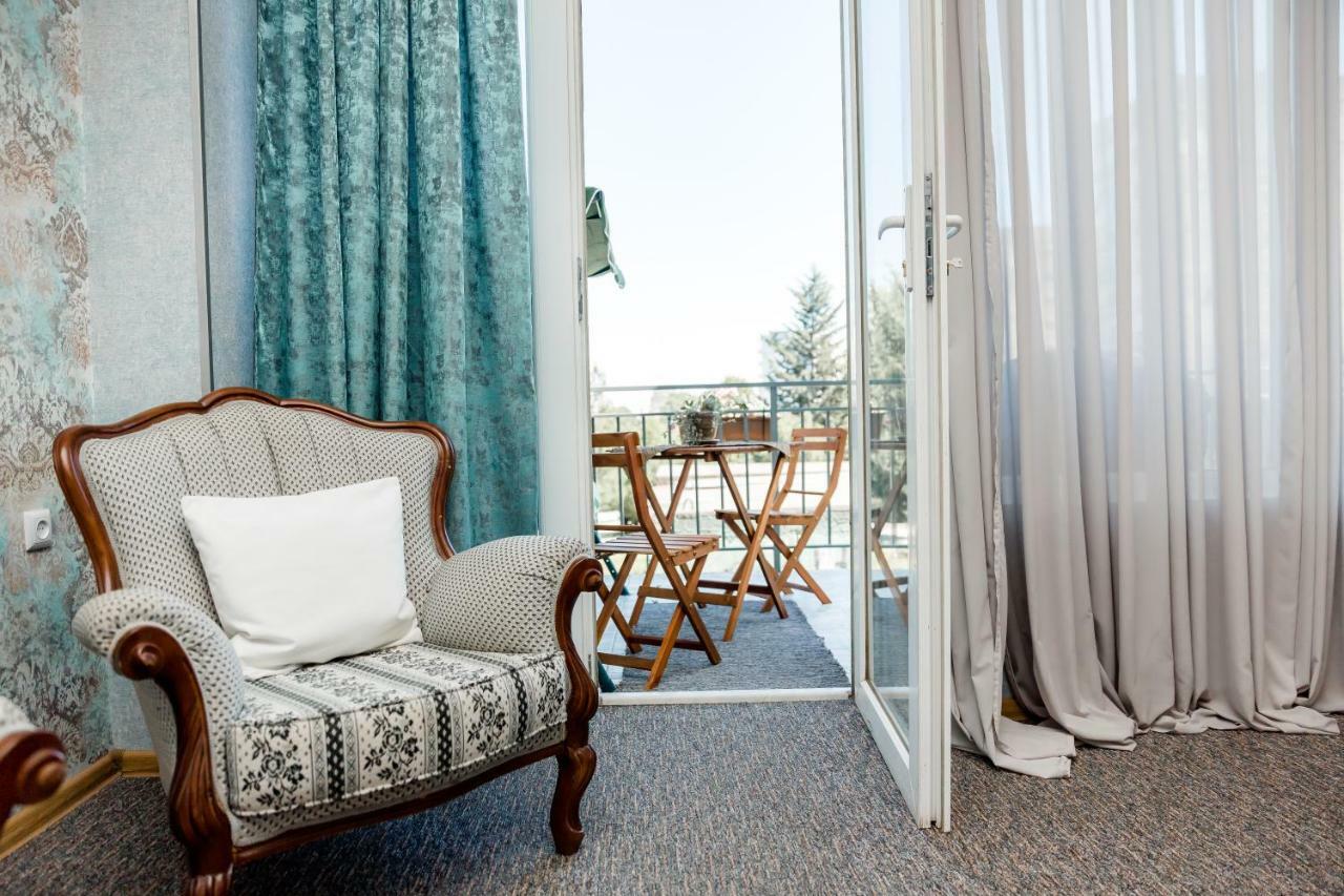 Hotel Makona Тбилиси Екстериор снимка