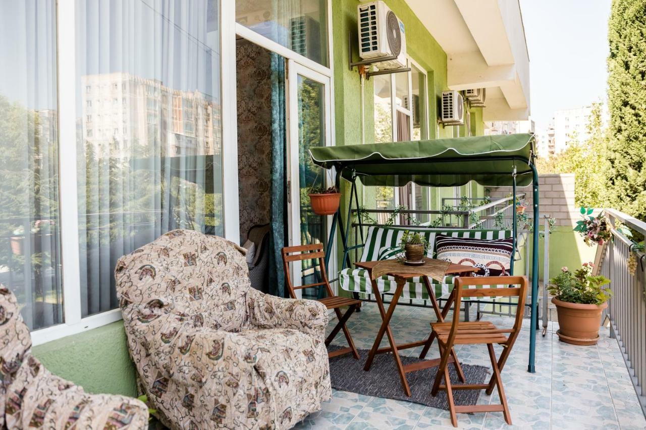 Hotel Makona Тбилиси Екстериор снимка